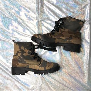 Kendall & Kylie olive camo epic ankle boot